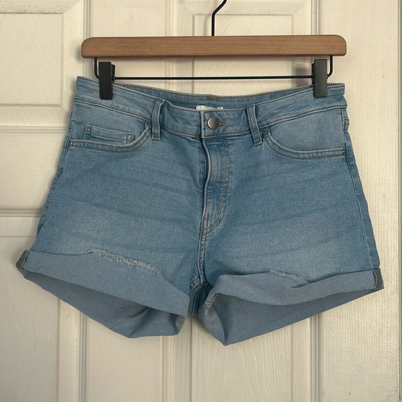 H&M Pants - H&M roll cuff denim shorts size 8
